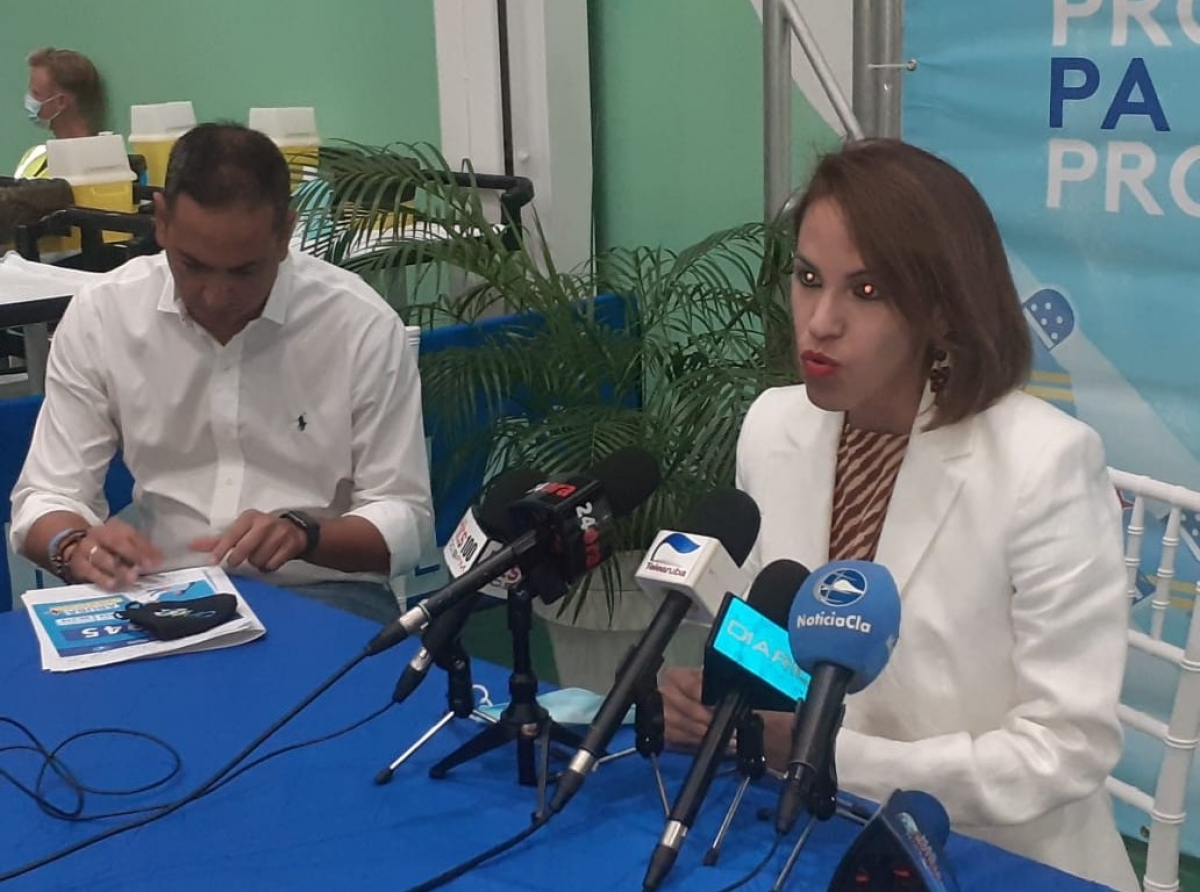 Un di e criteranan di CDC di Merca pa baha e nivel di risico pa Aruba ta e porcentahe di vacunacion