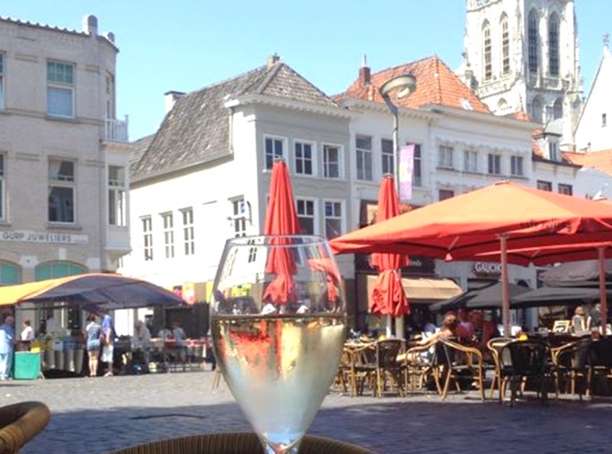 Na Breda lo bay bin un caya cu nomber ‘Tulastraat’
