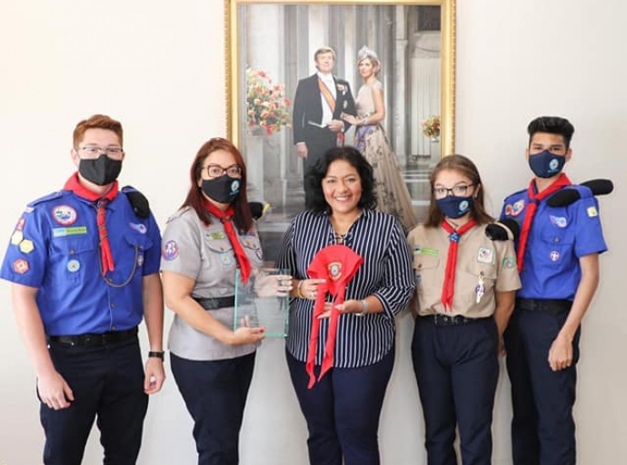 Minister Maduro cu reconocimento na Grupo Scout Casibari Jan Lobrecht