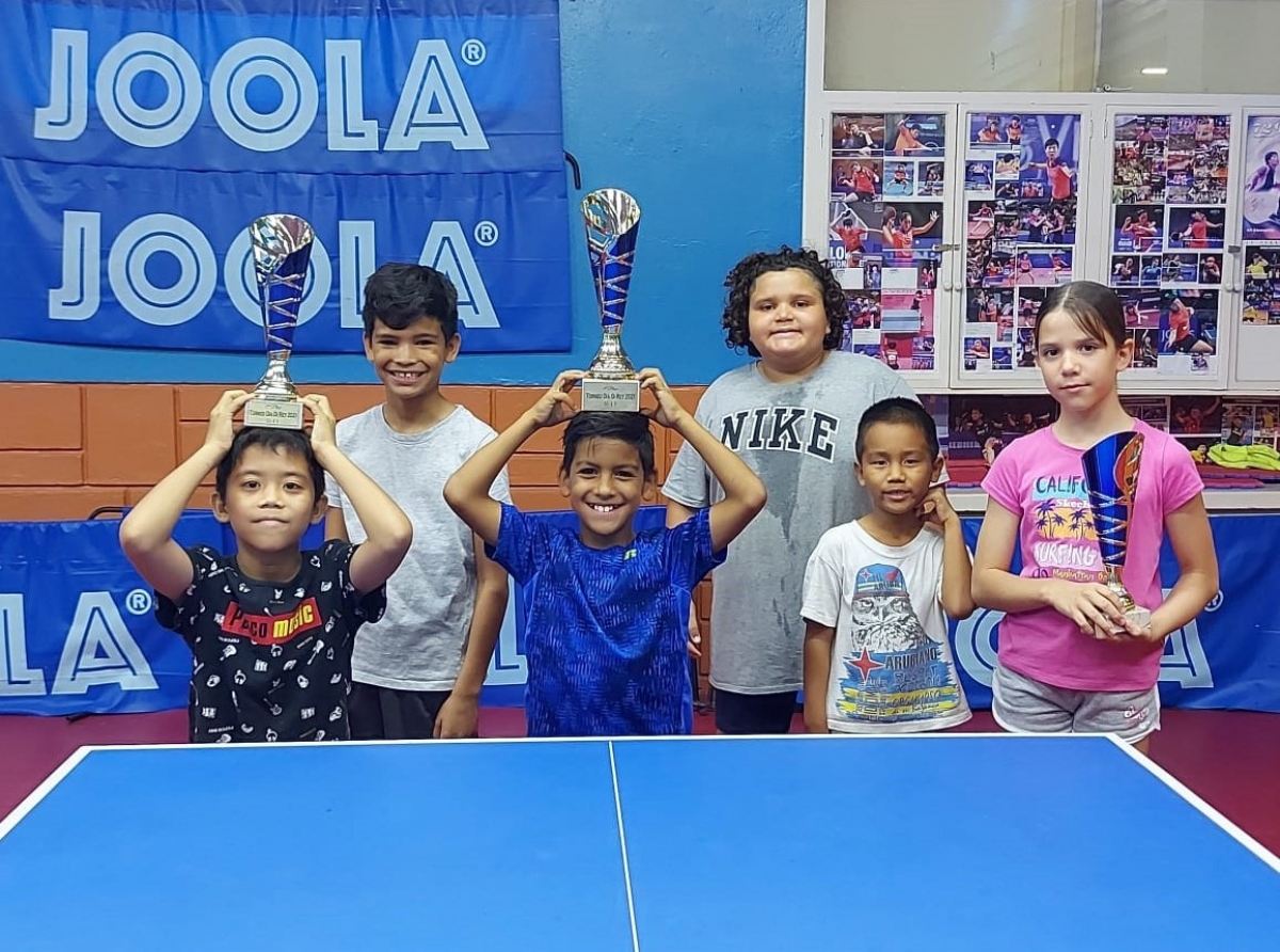 Brandon de Leca a gana prome lugar den torneo Ping Pong Aña di Rey 2021 categoria U11