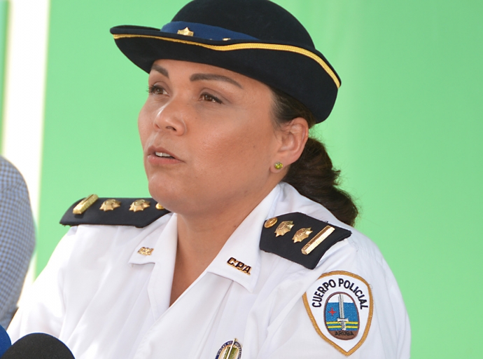 Cuerpo Policial no kier mira aglomeracion di ningun hende ora di entrega lista