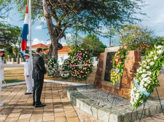 Gobernador presente na momento di Conmemoracion di Victimanan