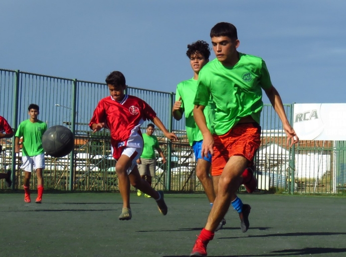 Esaki ta e scolnan cu a pasa pa final durante Futbol Escolar di IBiSA