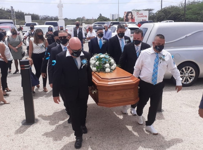 Entiero di Jose da Silva acompaña pa atleta cu esnan di Harley y Taxistanan
