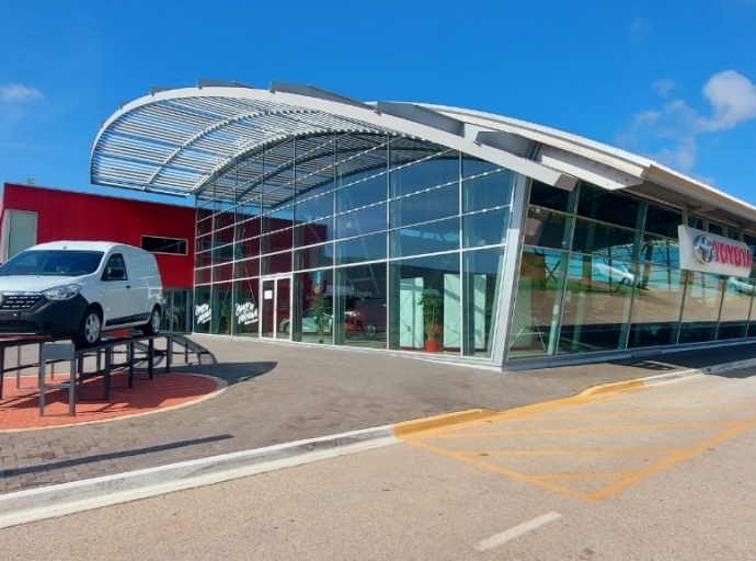 Garage Cordia Aruba lo ta exponiendo y ofreciendo modelo nobo di e marca Frances Renault