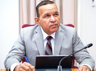 Parlamentario Endy Croes ta observando con lider di MAS ta birando ‘e egocentrico Marisol’