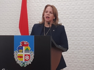 Na April 2022 Gobierno lo cuminza papia cu Hulanda pa transforma e debe den un “grant”