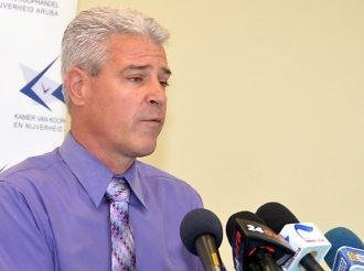 Lo bay spera sugerencia di publico y organizacionnan local pa dicidi si ta cambia formato di e otro debate of no