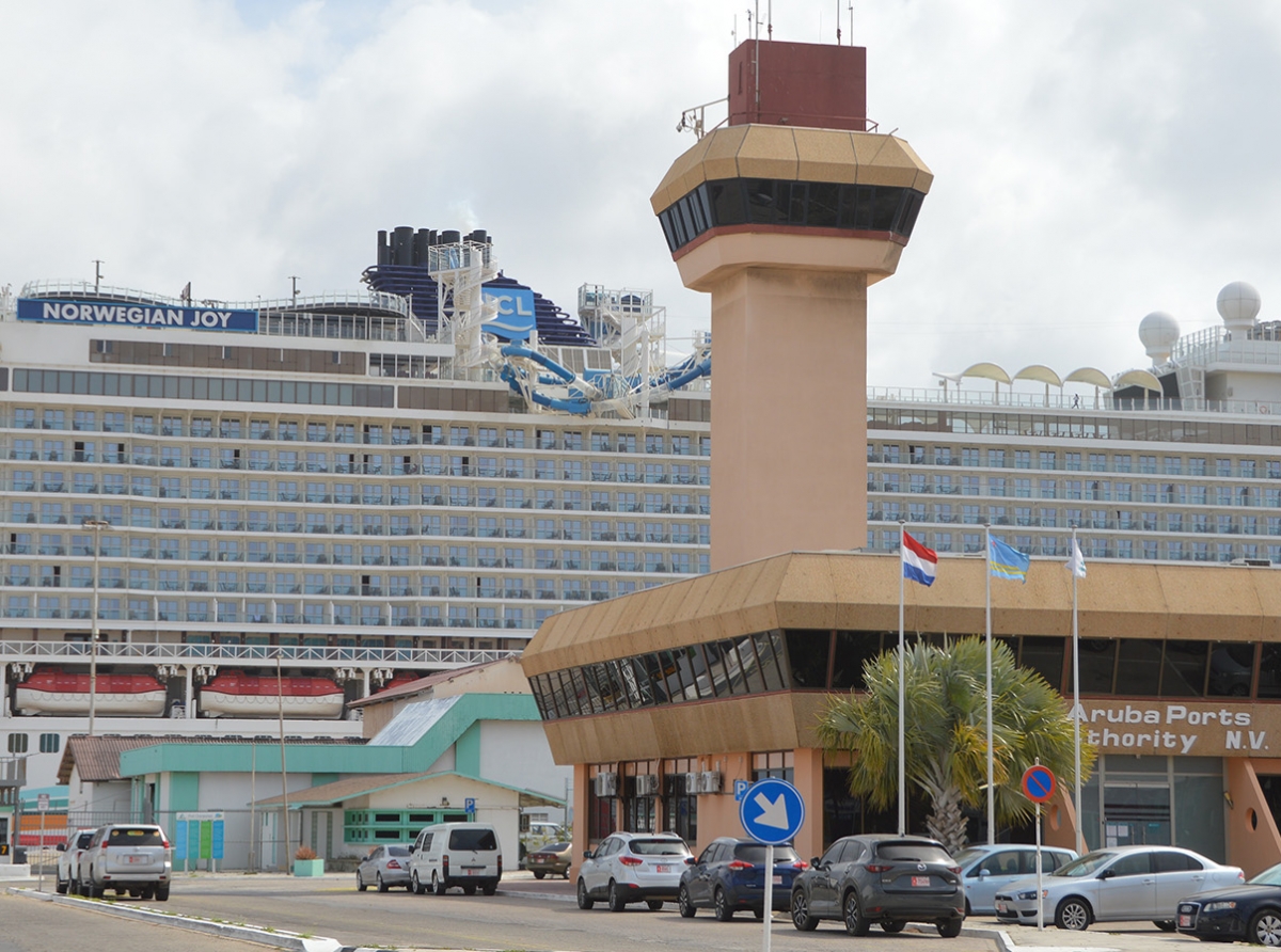 Tripulantenan Filipino a cuminza yega Aruba pa subi barconan di Norwegian Cruise Line