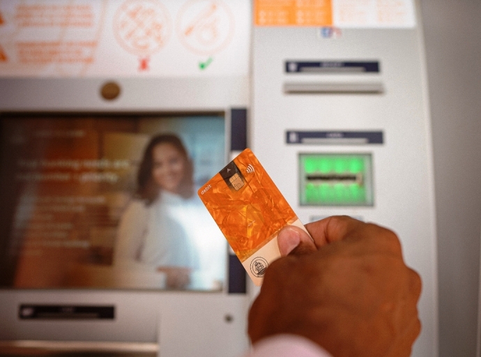 Banco di Caribe: Ta importante pa clientenan activa e tarheta di debito nobo