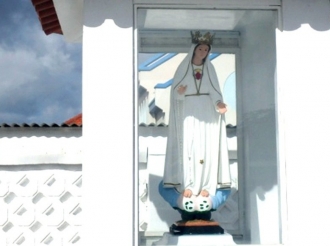 Santo Rosario na momunento di Inmaculada Curason di Maria