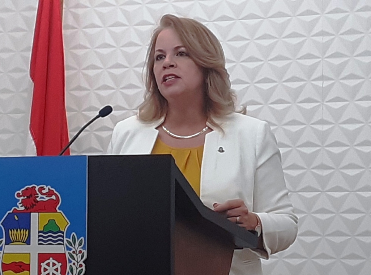 Aruba tin e crisis di salud pa Covid 19 domina