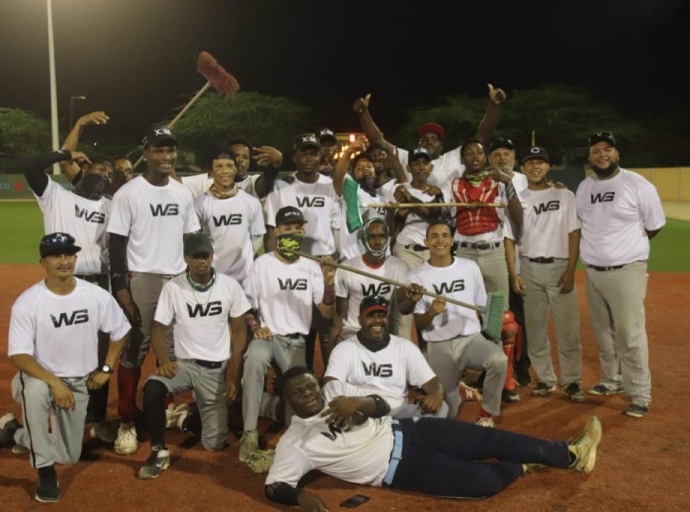 White Sharks a bira campeon di baseball Big League