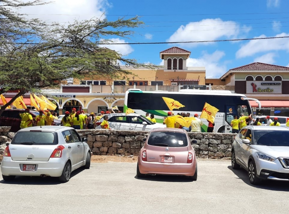 Pueblo di Aruba a eherce su derecho di voto den forma democratico