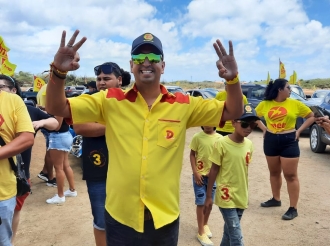 Den un Madiki color kibrahacha Dangui Oduber a wordo ricibi pa cantidad di simpatizante