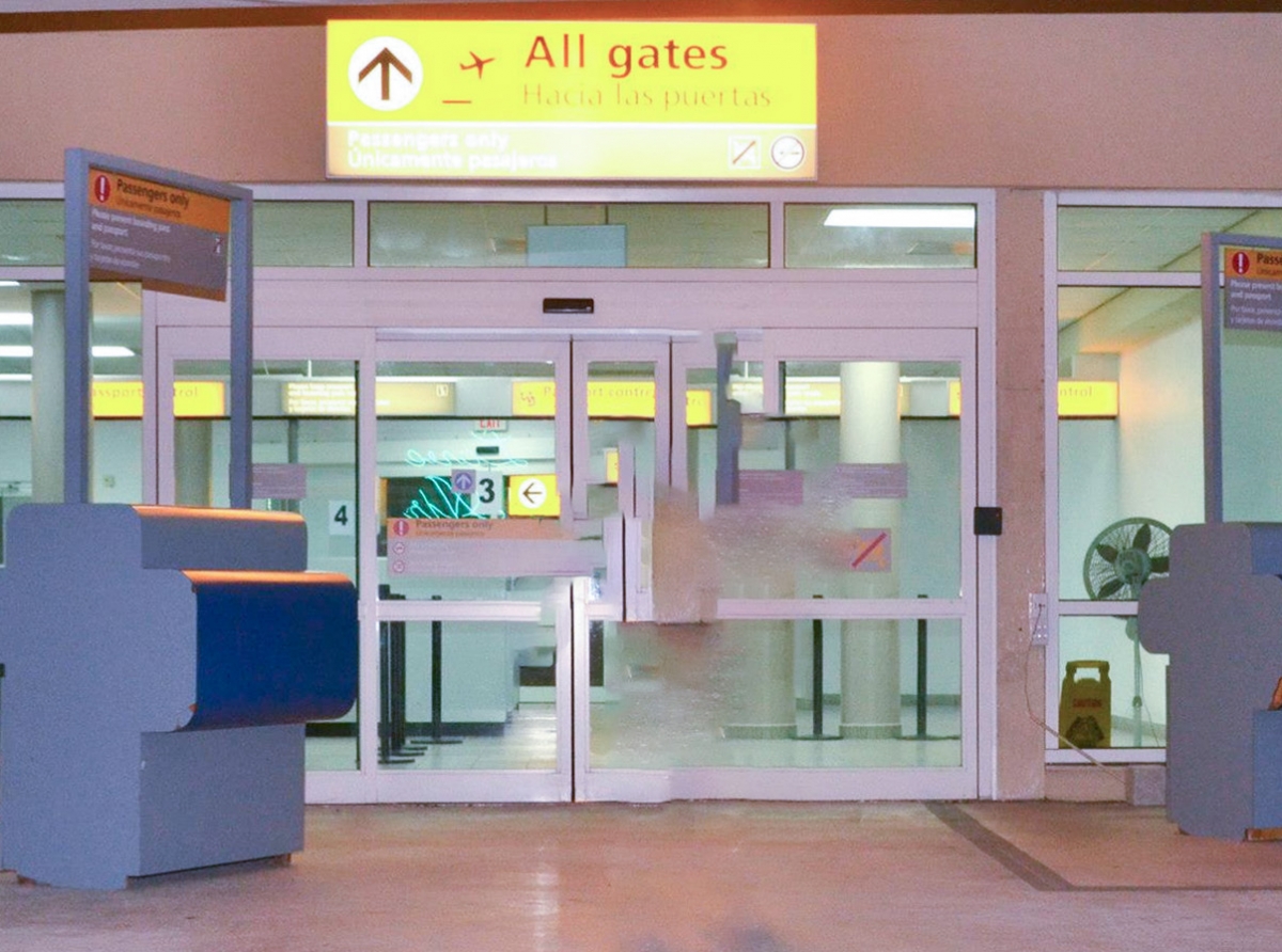 Grenspolitie lo stop bo na Aeropuerto si ainda bo tin boet atrasa