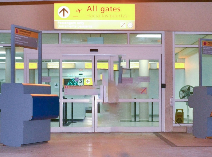 Grenspolitie lo stop bo na Aeropuerto si ainda bo tin boet atrasa