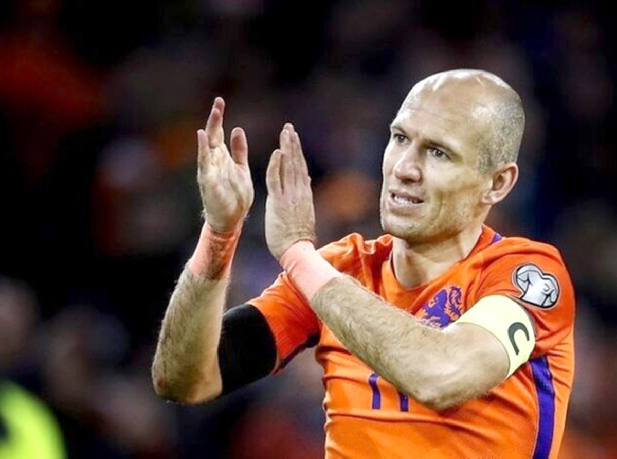 Arjen Robben lo bay warda su zapatonan di futbol pa semper