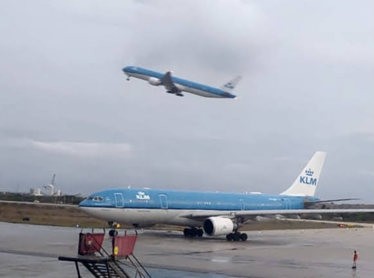 Ciudadano a ripara cu na Aeropuerto Reina Beatrix no a controla pasahero riba PCR Test