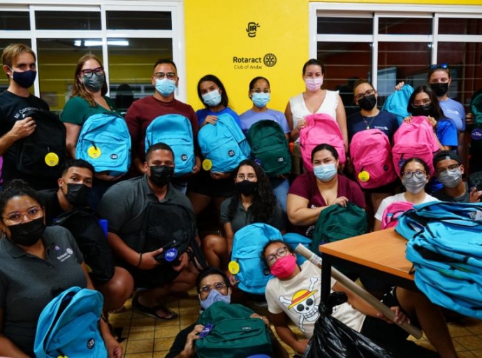 Rotaract Club of Aruba y 'The Back To School Project' a tene nan 'Packing Night'
