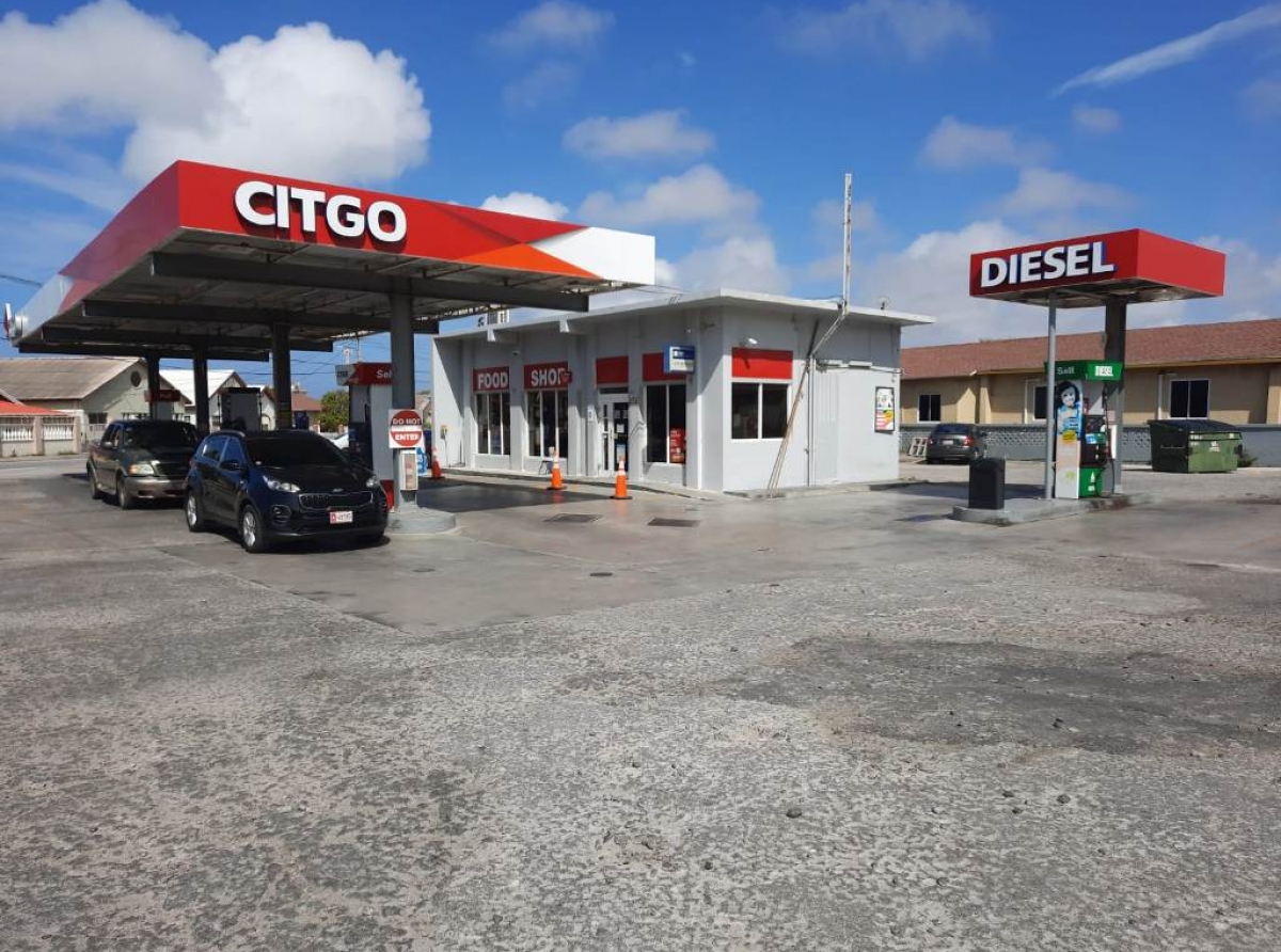 Humberto Acosta Operational Manager Citgo Boulevard ta conta un tiki historia di Essoville