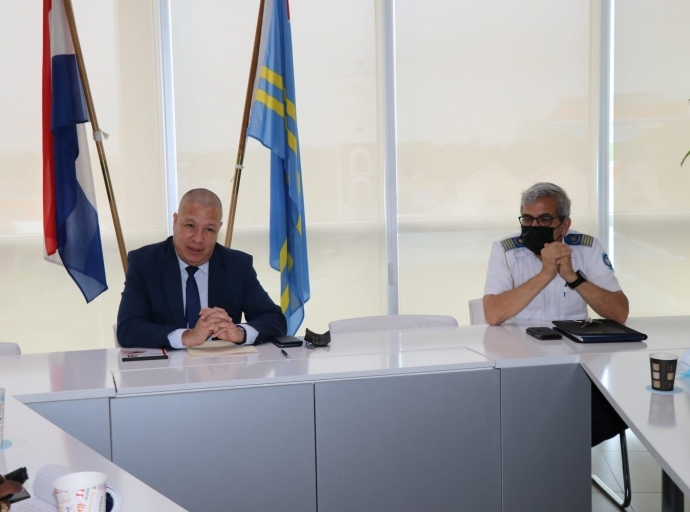 Minister Bikker a ricibi bishita di sindicato SPA y varios sindicato di Corsow