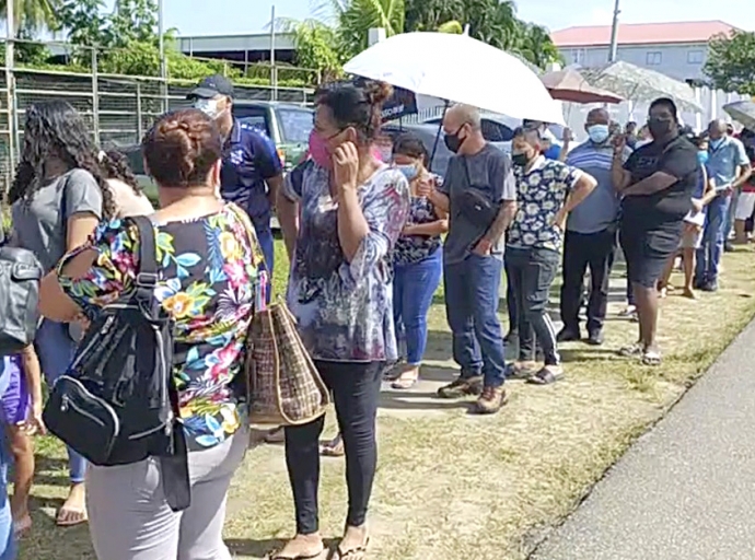 Hopi interes mes pa prome dosis di vacuna Pfizer na Suriname