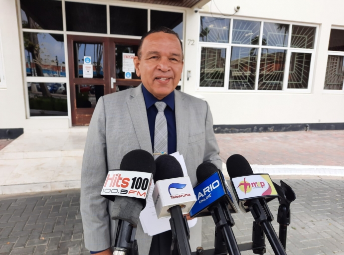 Parlamentario Endy Croes fraccion di MEP cu mensahe pa Dia di Prensa y apertura Aña Escolar