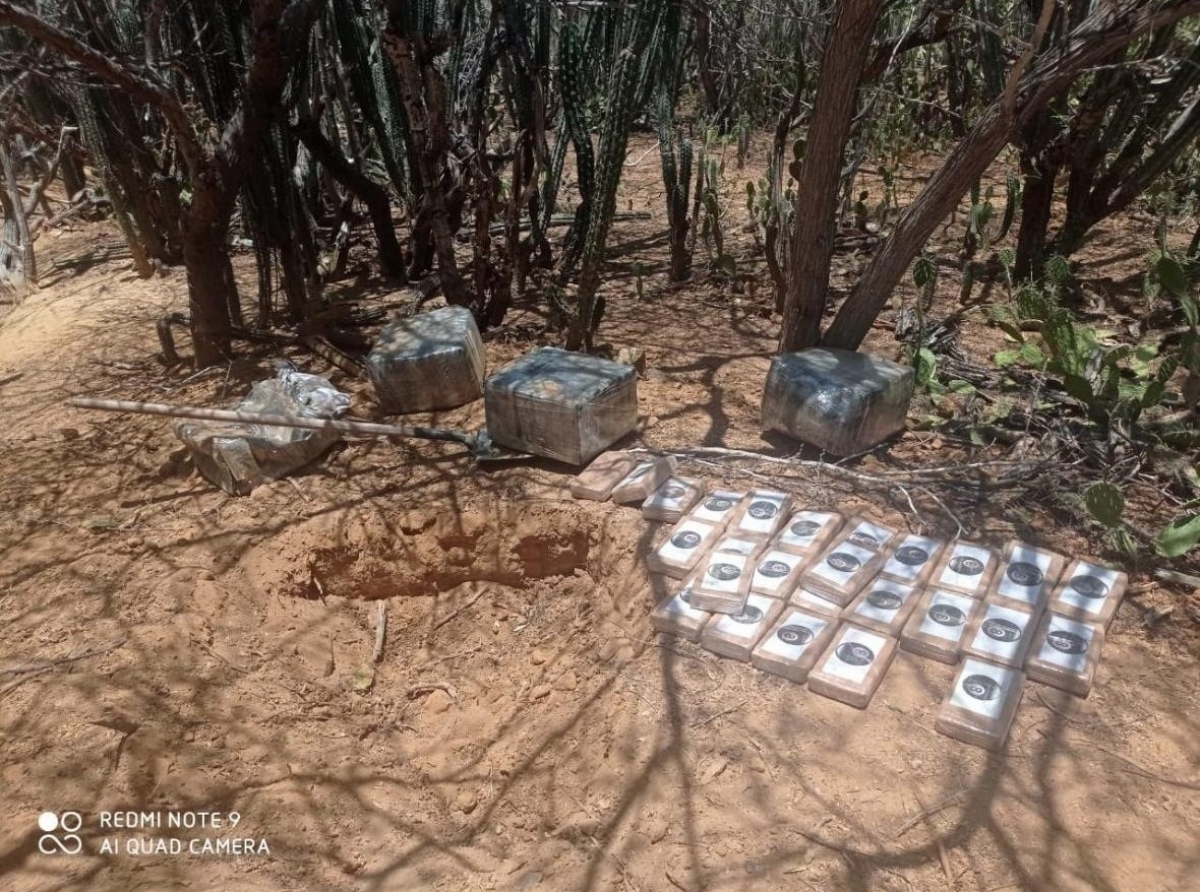 Como 104 kilo di cocaina haya dera bao tera na costa Caribense di Colombia