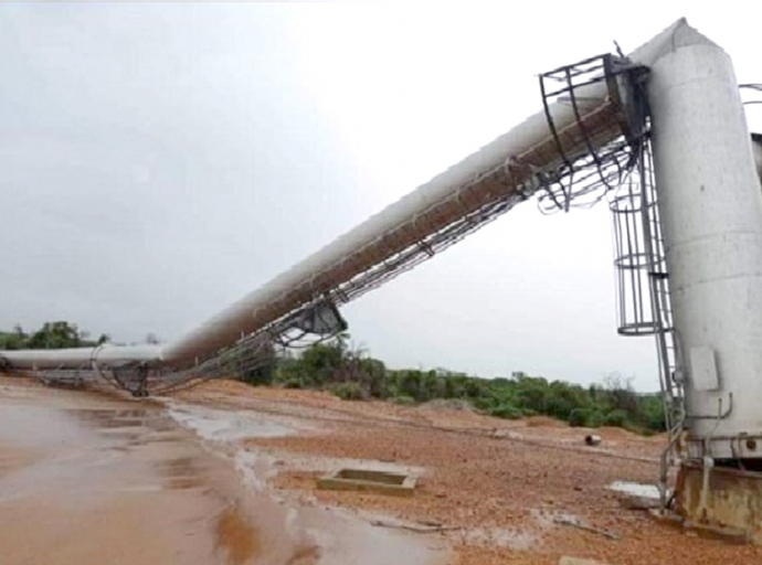 Flare-Tower di 105 meter di planta di PDVSA na Anaco a cay