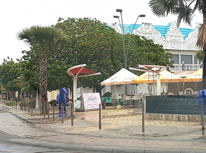 Turistanan a cuminza keha di Adictonan Ambulante na Playa