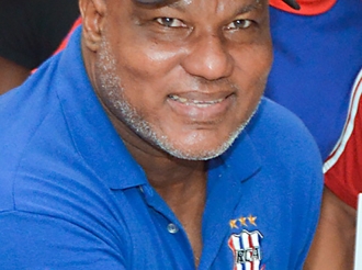 Despues di 36 aña Rafael Vanegas ta despedi di e famia di RCA