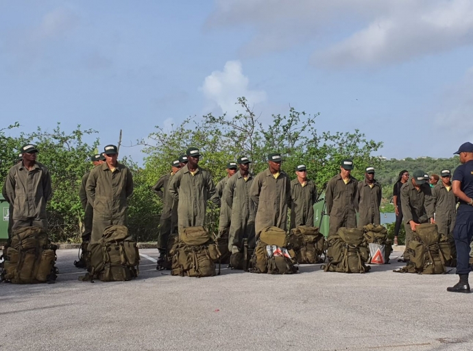 Grupo di 22 hoben bayendo pa siguiente fase pa bira funcionario di Guardacosta