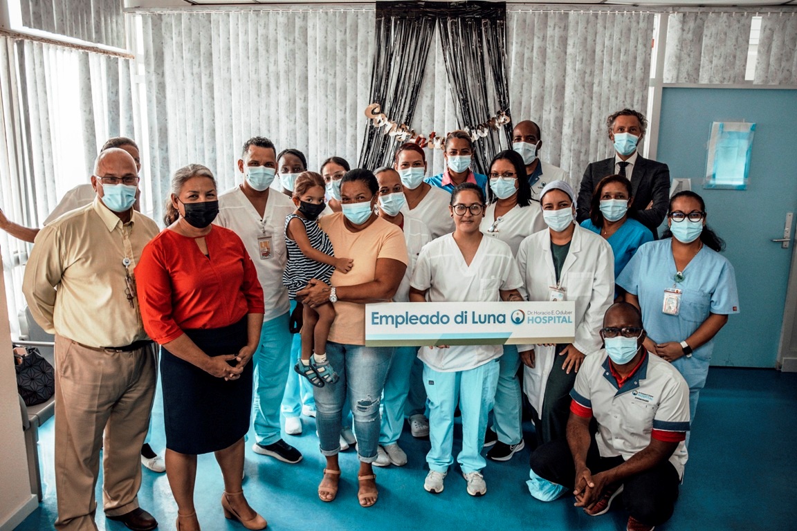 Rashidah Maduro scogi empleado di luna na Hospital