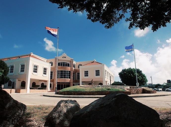 Banco Central a nota loke a pasa cu Banco di Caribe na Curacao y a mustra cu na Aruba ta otro reglamento ta na vigor