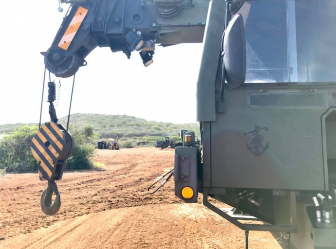 Militarnan Hulandes lo bay hisa un fli masha grandi mes den Parke Arikok