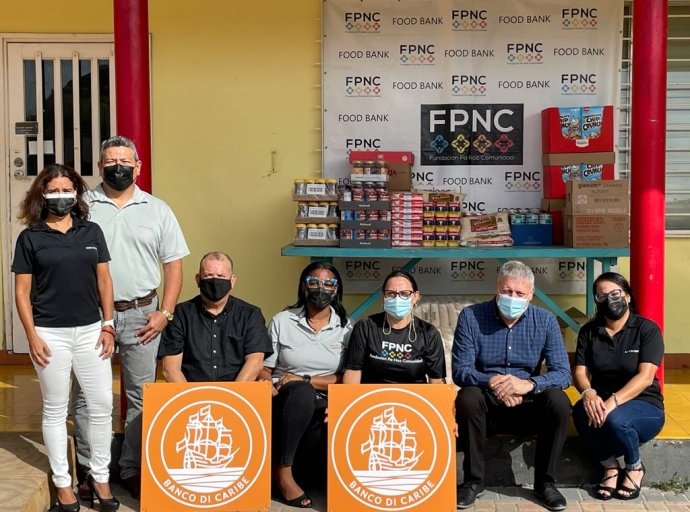 Banco di Caribe cu otro donacion di comestibel na Fundacion Pa Nos Comunidad