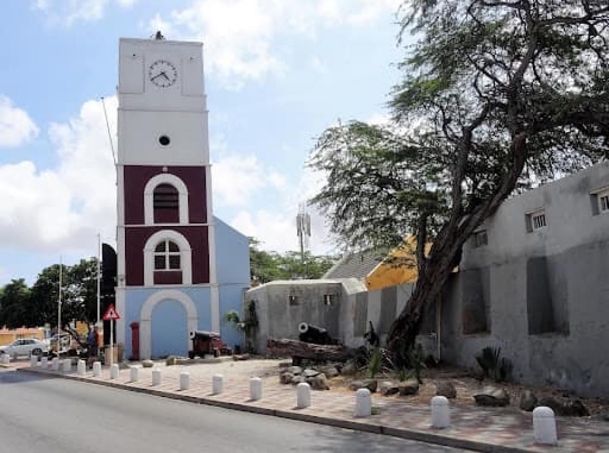 E comienso di Oranjestad