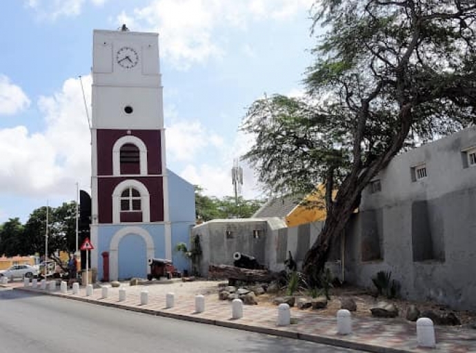 E comienso di Oranjestad