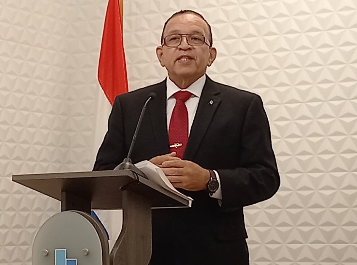 Minister Endy Croes ta felicita esnan cu a bay cu pensioen