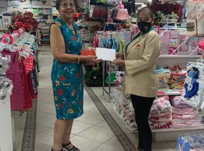 Judith Boekhout a celebra 25 aña di servicio na Giselle Department Store