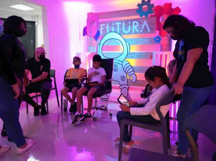 Como 30 mucha a participa na e campamento di innovacion di Futura