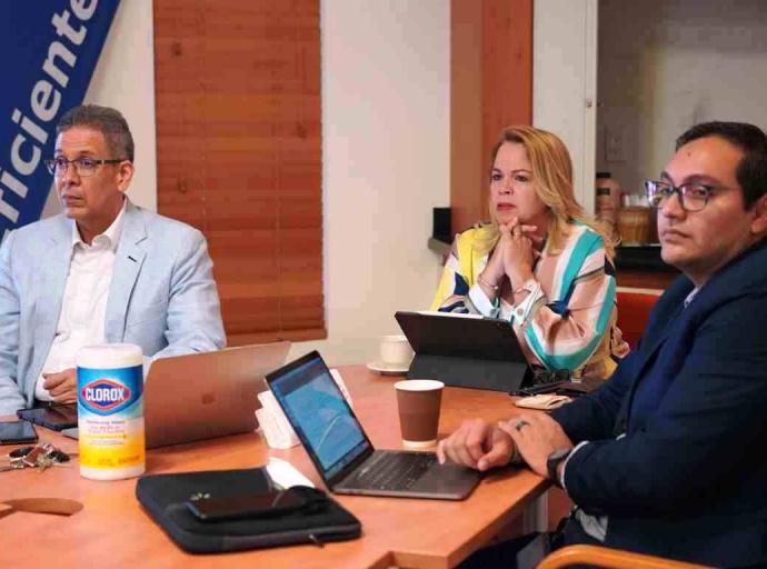 DOW a duna Ministronan un presentacion encuanto e planta di RWZI na Bubali