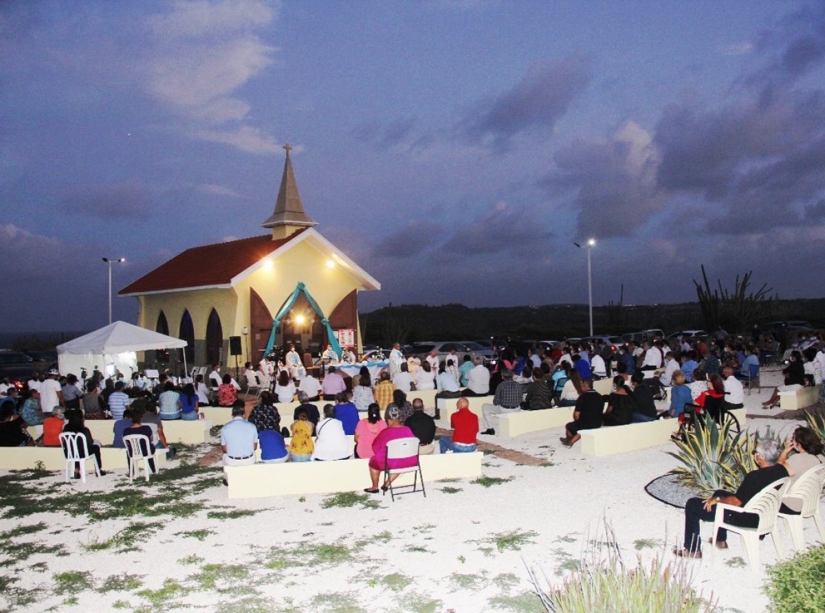 Minister Endy Croes a atende celebracion na Kapel di Alto Vista