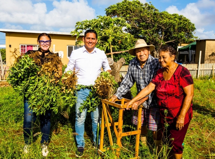 Minister Arends a bishita cunukero legendario Coby Croeze