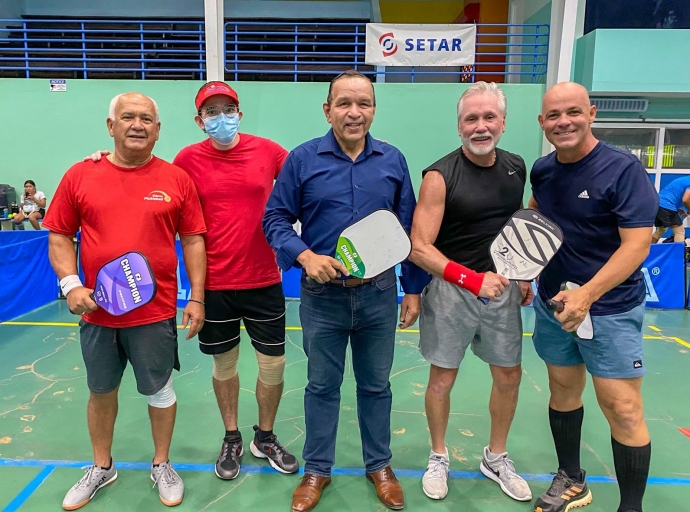 Minister di Enseñanza y Deporte Sr. Endy Croes tabata presente na apertura oficial di torneo di pickleball