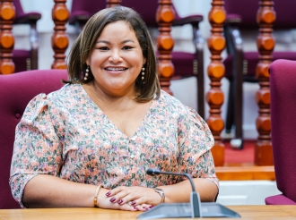 Parlamentario drs. Shailiny Tromp-Lee satisfecho cu solucion pa Landamento Escolar