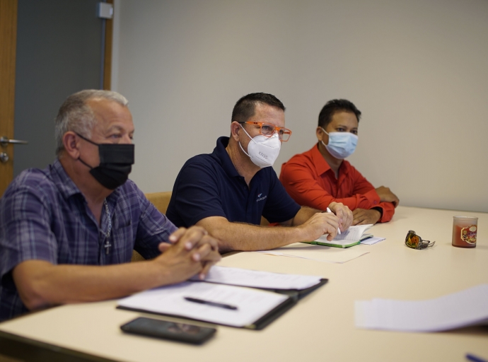Minister di Enseñansa y Deporte Endy Croes a reuni cu Aruban Federation of Motorsports