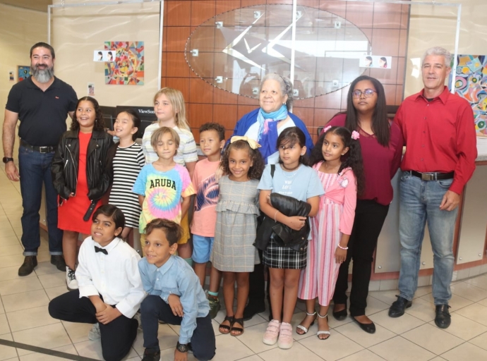 Apertura di Exposicion di Fundacion Crea Arte den edificio di KvK dirigi pa Miriam de l’Isle