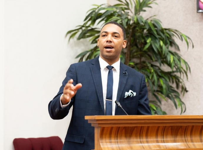 Hendrick Tevreden contento cu Ley di screening minister porfin un realidad